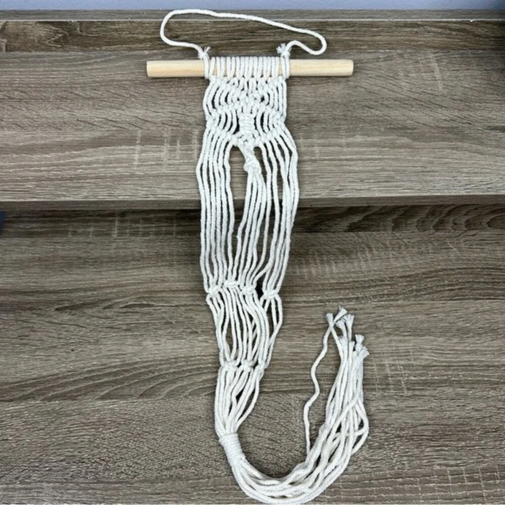 Lianzhui Cream Macrame Wall Plant Hanger Boho Cotton‎ Cord Wooden Dowel 33.5 NEW